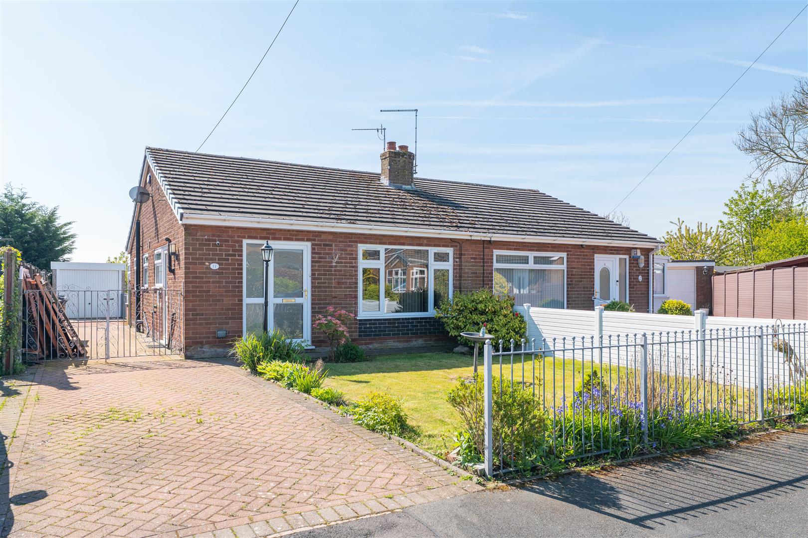 2 bed property in Mossway, Preston